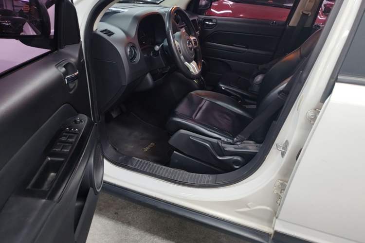 Used Jeep Compass 2014 Revised Version 2.0L Two-Wheel Drive Entry-Level Edition Driver Seat