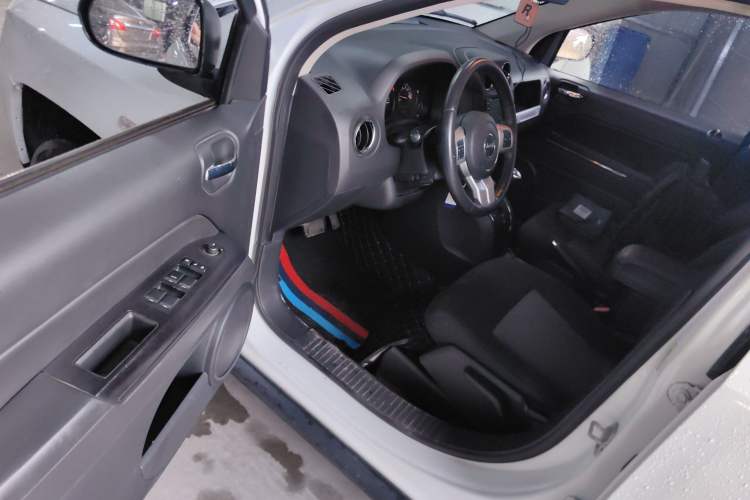 Used Jeep Compass 2014 Revised Version 2.0L Two-Wheel Drive Entry-Level Edition Driver Seat