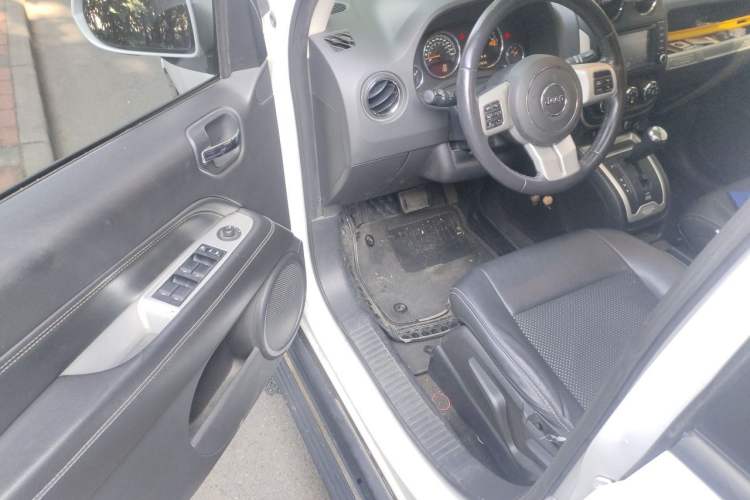 Used Jeep Compass 2014 Revised Version 2.4L Four-Wheel Drive Comfort Edition Driver Seat