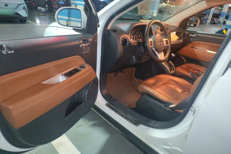 Used Jeep Compass 2014 Revised Version 2.4L Four-Wheel Drive Luxury Navigation Edition Driver Seat