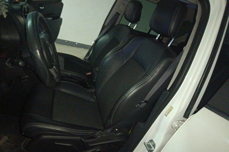 Used Jeep Compass 2014 2.4L four-wheel drive sport version Driver Seat