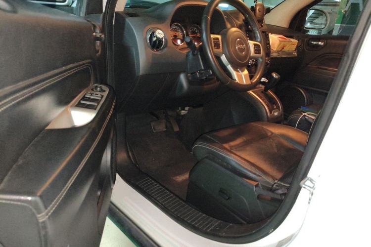 Used Jeep Compass 2014 2.0L two-wheel drive luxury version Driver Seat