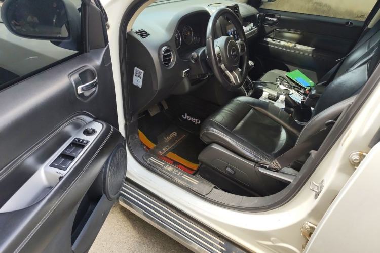 Used Jeep Compass 2014 2.0L two-wheel drive luxury version Driver Seat
