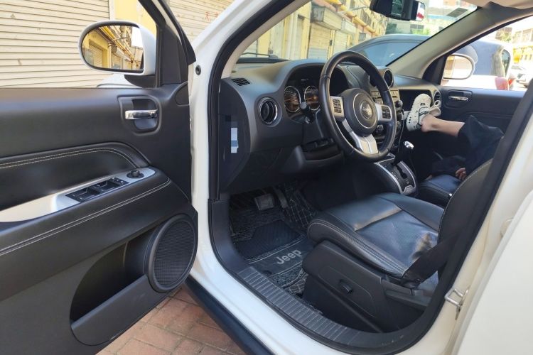 Used Jeep Compass 2014 2.4L four-wheel drive luxury version Driver Seat