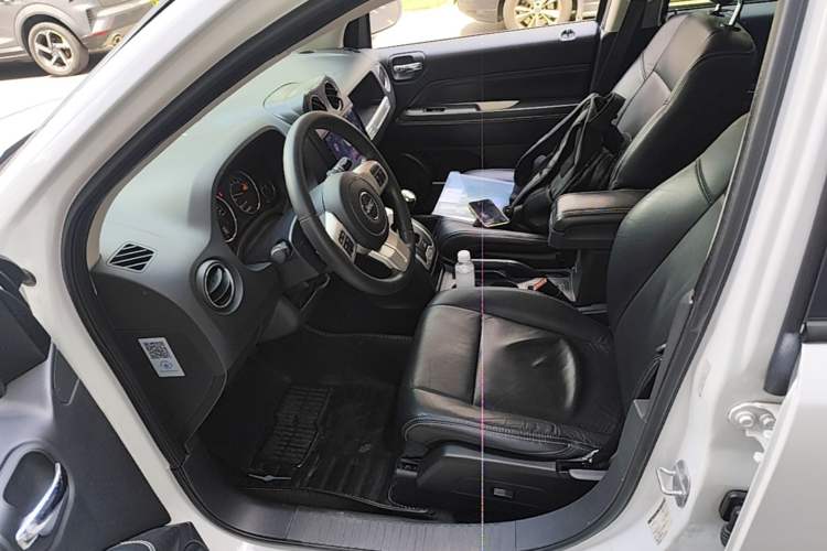 Used Jeep Compass 2014 Revised Version 2.0L Two-Wheel Drive Elite Edition Driver Seat