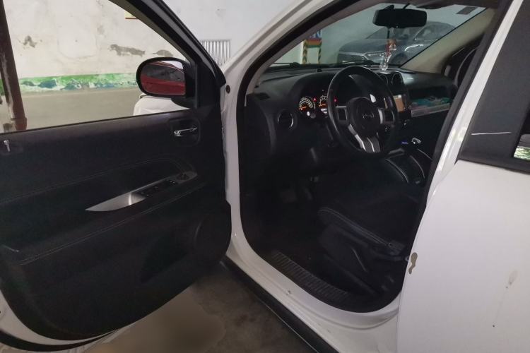 Used Jeep Compass 2014 2.4L Four-Wheel Drive Serpentine Collection Edition Driver Seat