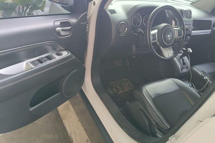 Used Jeep Compass 2014 Revised Version 2.4L Four-Wheel Drive Comfort Edition Driver Seat