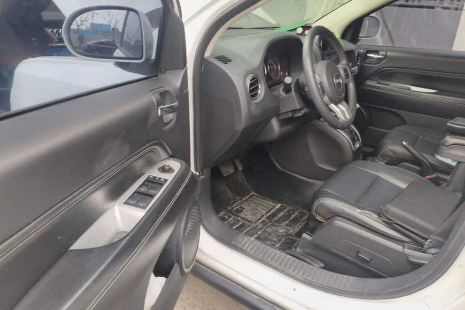 Used Jeep Compass 2014 2.4L four-wheel drive luxury version Driver Seat