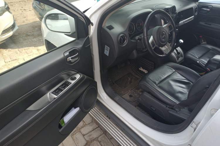 Used Jeep Compass 2014 Revised Version 2.4L Four-Wheel Drive Luxury Edition Driver Seat