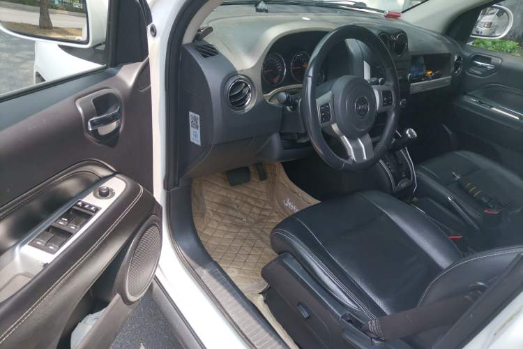 Used Jeep Compass 2014 2.4L four-wheel drive luxury version Driver Seat