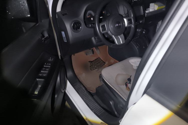 Used Jeep Compass 2014 Revised Version 2.0L Two-Wheel Drive Entry-Level Edition Driver Seat
