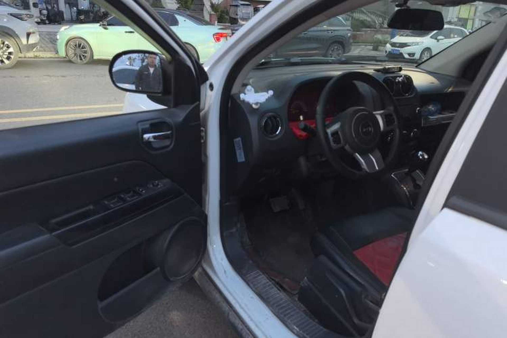 Used Jeep Compass 2014 Revised Version 2.0L Two-Wheel Drive Entry-Level Edition Driver Seat