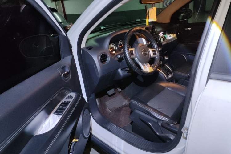Used Jeep Compass 2014 Revised Version 2.4L Four-Wheel Drive Comfort Edition Driver Seat