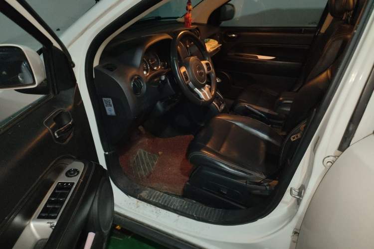 Used Jeep Compass 2014 2.4L four-wheel drive luxury version Driver Seat