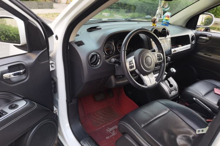 Used Jeep Compass 2014 2.4L four-wheel drive luxury version Driver Seat