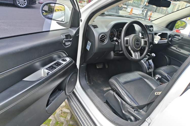Used Jeep Compass 2014 Revised Version 2.4L Four-Wheel Drive Comfort Edition Driver Seat