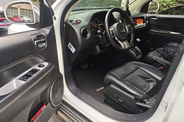 Used Jeep Compass 2014 2.4L four-wheel drive luxury version Driver Seat