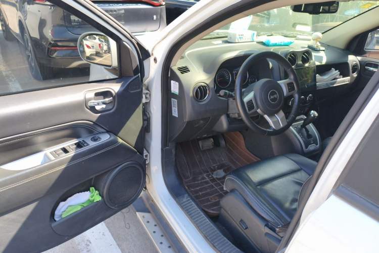 Used Jeep Compass 2014 Revised Version 2.0L Two-Wheel Drive Elite Edition Driver Seat