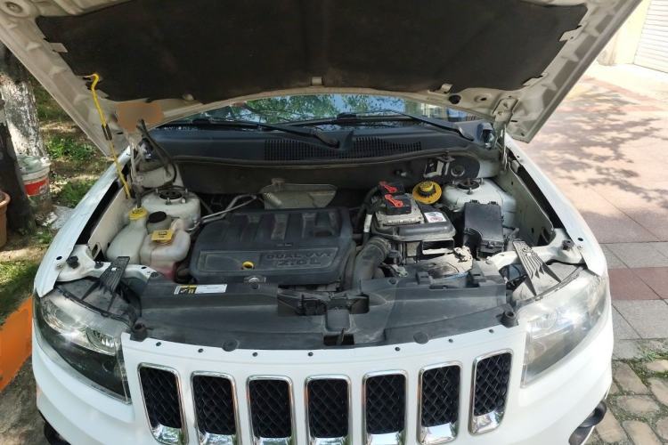 Used Jeep Compass 2014 Revised Version 2.0L Two-Wheel Drive Entry-Level Edition Engine Bay