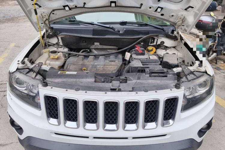 Used Jeep Compass 2014 Revised Version 2.0L Two-Wheel Drive Entry-Level Edition Engine Bay