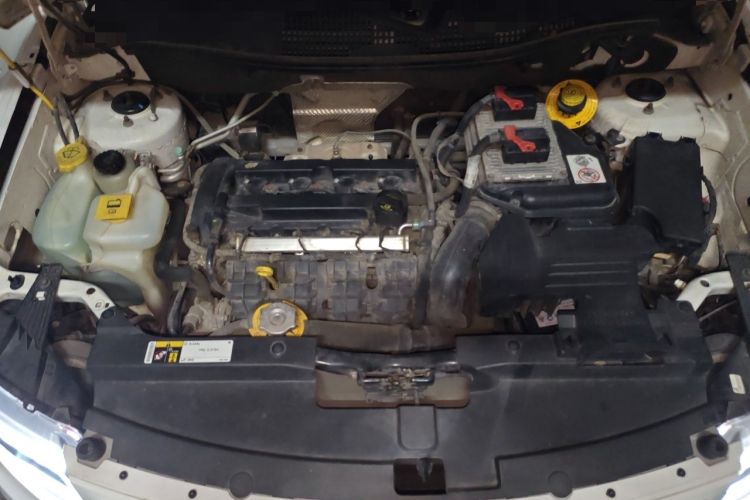 Used Jeep Compass 2014 Revised Version 2.4L Four-Wheel Drive Luxury Edition Engine Bay