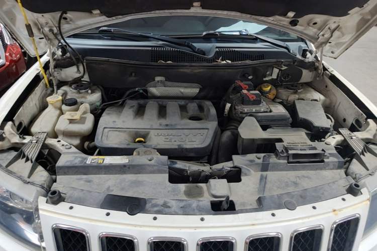 Used Jeep Compass 2014 Revised Version 2.0L Two-Wheel Drive Entry-Level Edition Engine Bay