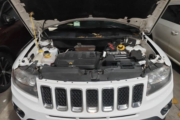 Used Jeep Compass 2014 Revised Version 2.0L Two-Wheel Drive Entry-Level Edition Engine Bay