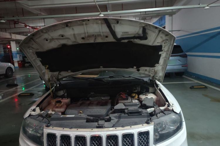 Used Jeep Compass 2014 Revised Version 2.4L Four-Wheel Drive Luxury Navigation Edition Engine Bay