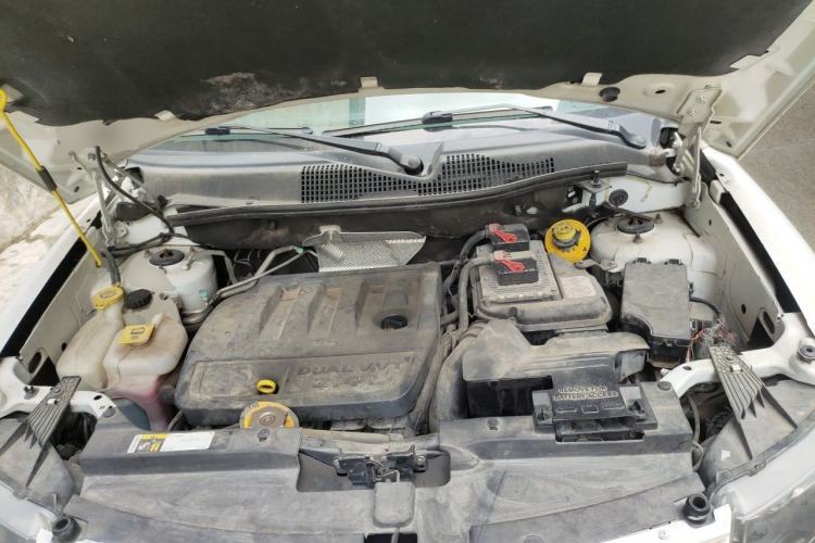 Used Jeep Compass 2014 Revised Version 2.4L Four-Wheel Drive Comfort Edition Engine Bay