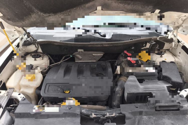 Used Jeep Compass 2014 2.0L two-wheel drive sport version Engine Bay