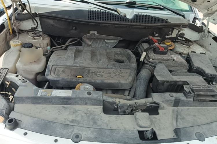 Used Jeep Compass 2014 Revised Version 2.4L Four-Wheel Drive Comfort Edition Engine Bay