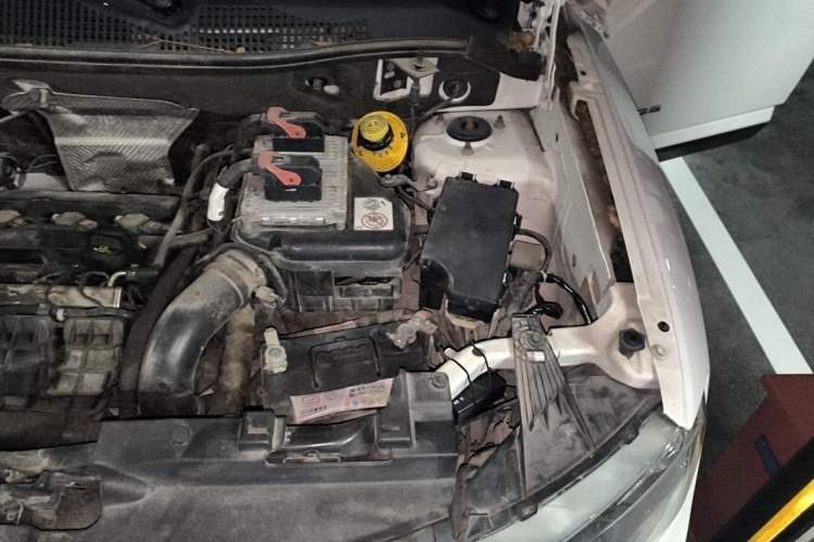 Used Jeep Compass 2014 Revised Version 2.0L Two-Wheel Drive Elite Edition Engine Bay Left