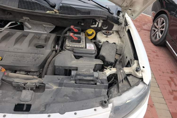 Used Jeep Compass 2014 2.0L two-wheel drive sport version Engine Bay Left