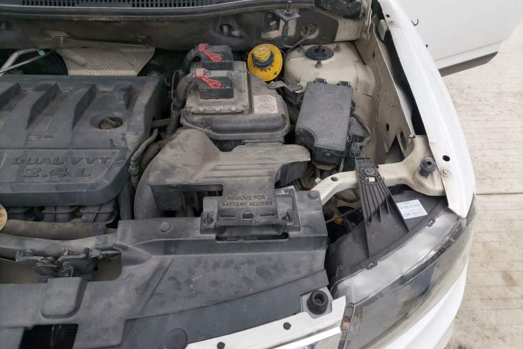 Used Jeep Compass 2014 2.4L Four-Wheel Drive Serpentine Collection Edition Engine Bay Left