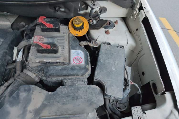 Used Jeep Compass 2014 2.0L two-wheel drive sport version Engine Bay Left