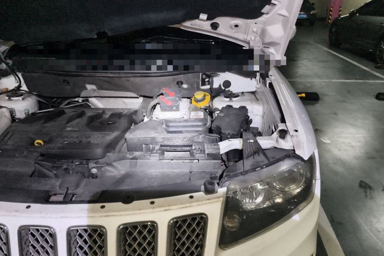 Used Jeep Compass 2014 Revised Version 2.4L Four-Wheel Drive Luxury Navigation Edition Engine Bay Left