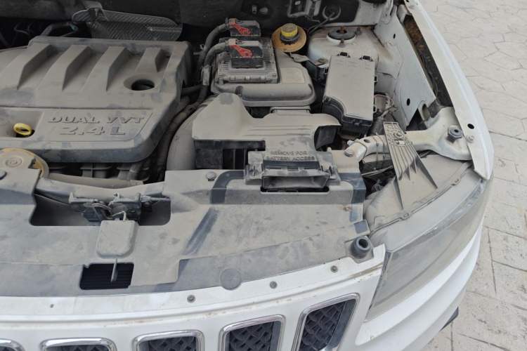 Used Jeep Compass 2014 Revised Version 2.4L Four-Wheel Drive Comfort Edition Engine Bay Left