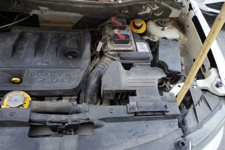 Used Jeep Compass 2014 2.0L two-wheel drive sport version Engine Bay Left
