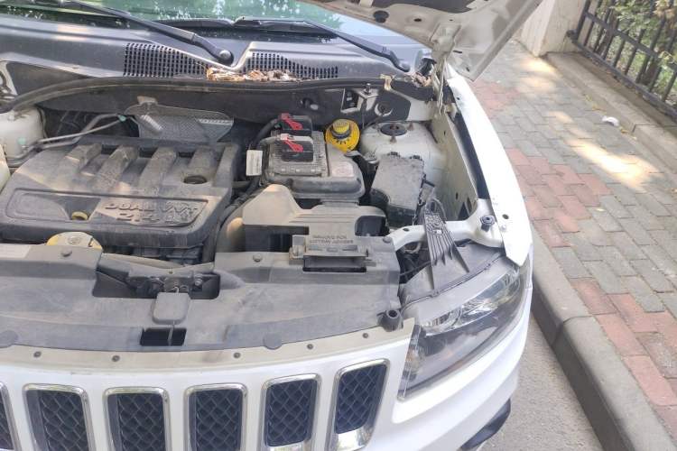 Used Jeep Compass 2014 Revised Version 2.4L Four-Wheel Drive Comfort Edition Engine Bay Left