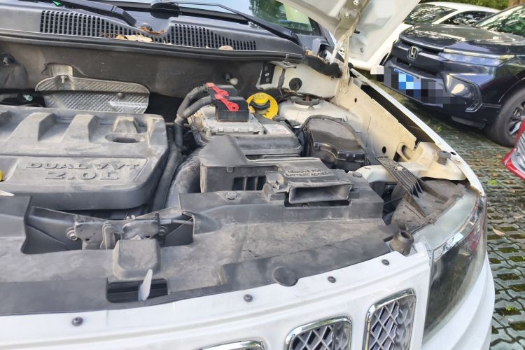 Used Jeep Compass 2014 2.0L two-wheel drive luxury version Engine Bay Left
