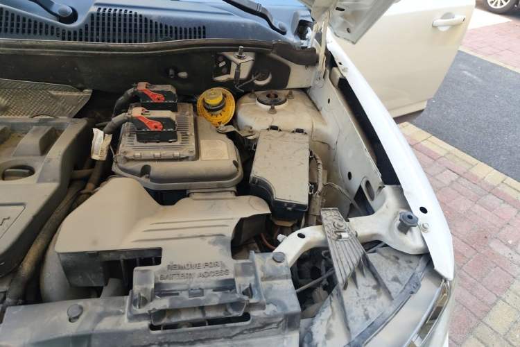 Used Jeep Compass 2014 2.4L four-wheel drive luxury version Engine Bay Left