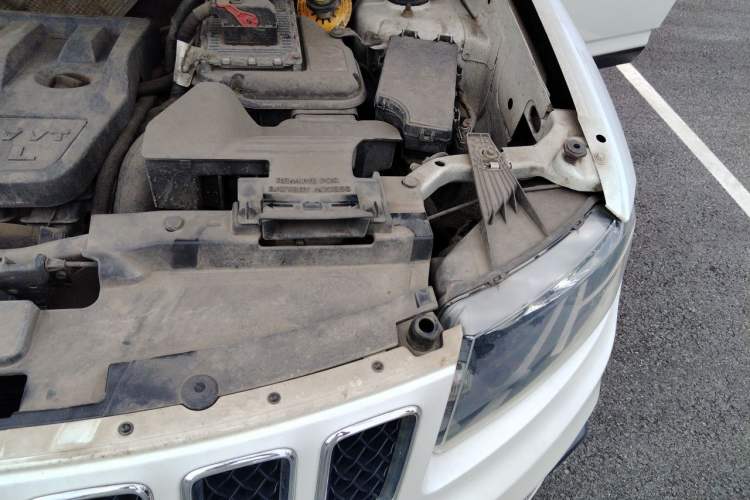 Used Jeep Compass 2014 Revised Version 2.4L Four-Wheel Drive Comfort Edition Engine Bay Left