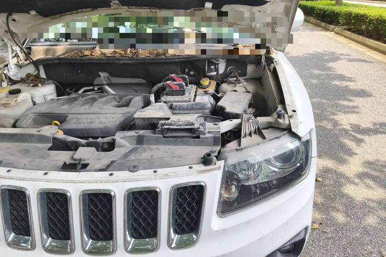 Used Jeep Compass 2014 Revised Version 2.4L Four-Wheel Drive Comfort Edition Engine Bay Left