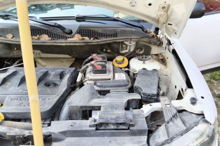 Used Jeep Compass 2014 2.0L two-wheel drive sport version Engine Bay Left