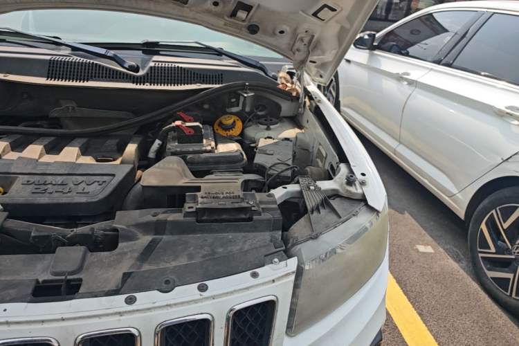 Used Jeep Compass 2014 2.4L Four-Wheel Drive Serpentine Collection Edition Engine Bay Left