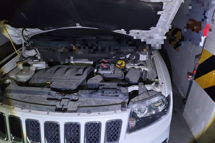 Used Jeep Compass 2014 Revised Version 2.4L Four-Wheel Drive Comfort Edition Engine Bay Left