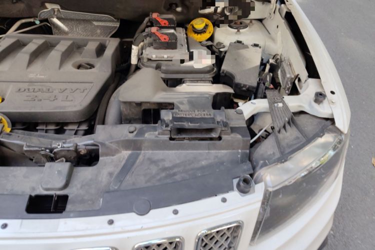Used Jeep Compass 2014 2.4L four-wheel drive luxury version Engine Bay Left
