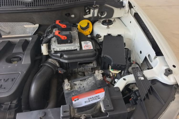 Used Jeep Compass 2014 Revised Version 2.4L Four-Wheel Drive Comfort Edition Engine Bay Left