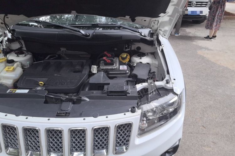 Used Jeep Compass 2014 2.0L two-wheel drive luxury version Engine Bay Left