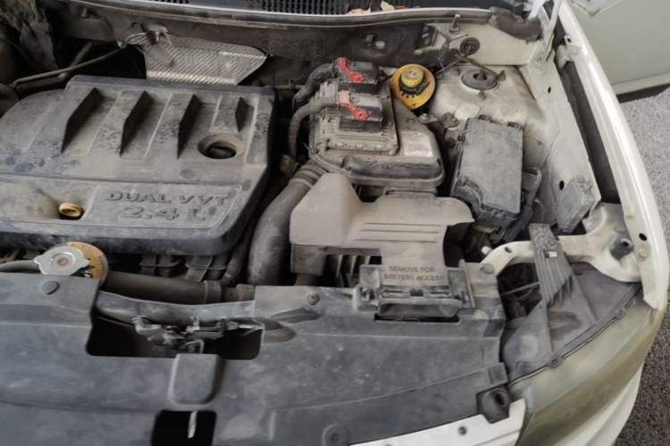 Used Jeep Compass 2014 2.4L four-wheel drive sport version Engine Bay Left